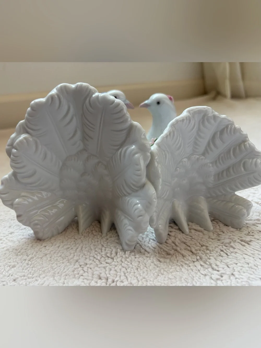 Lladró Kissing Doves with Flowers #6359 Fine Porcelain